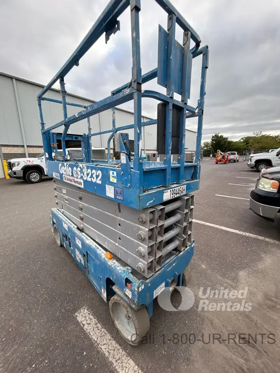 2017 Genie GS-3232 Scissor Lift