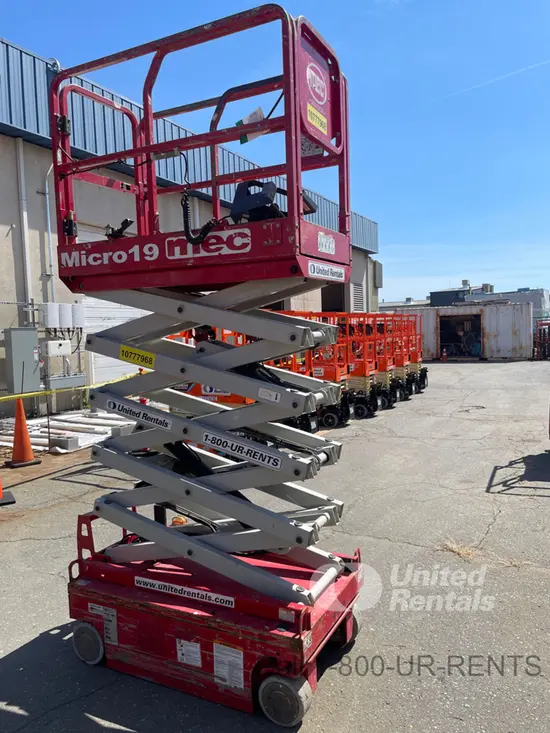 2018 MEC MICRO 19 Scissor Lift