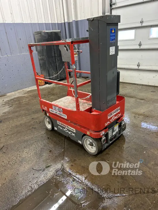 2017 Skyjack SJ12 Self-Propelled One-Person Lift