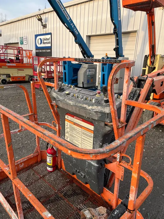 2016 JLG E450AJ Articulating Boom Lift