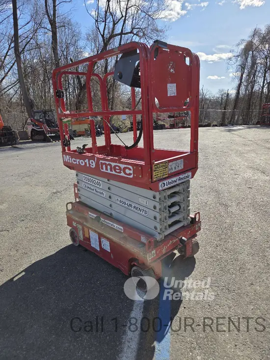 2018 MEC MICRO 19 Scissor Lift