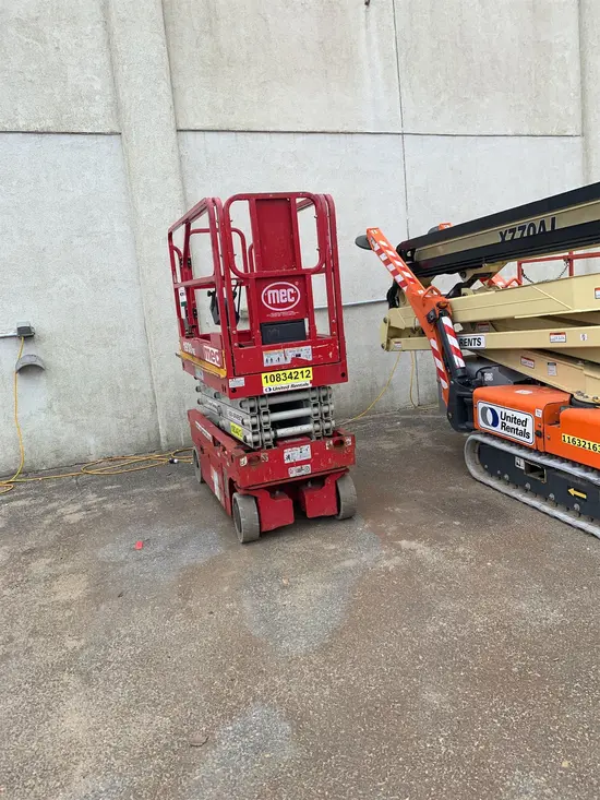 2018 MEC 1930SE Scissor Lift