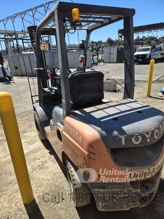 2018 Toyota 8FDU30 Warehouse Forklift