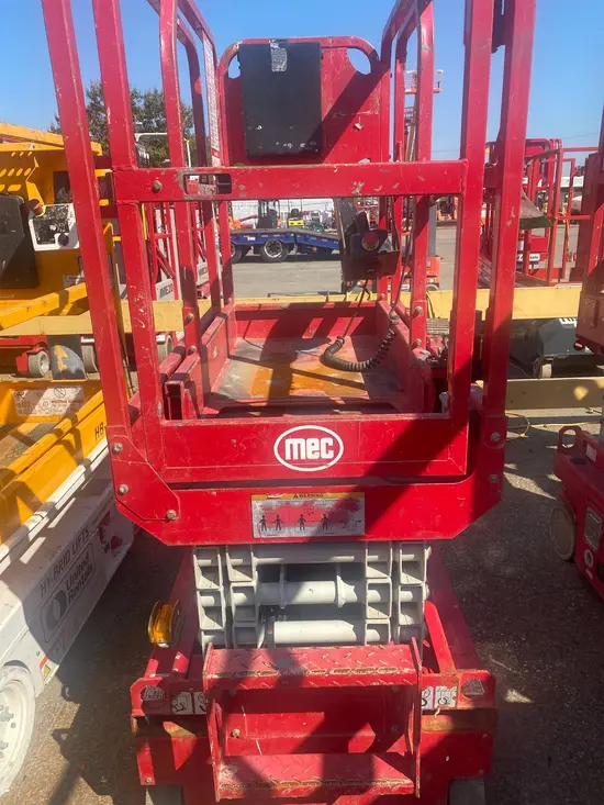 2017 MEC 1330SE Scissor Lift