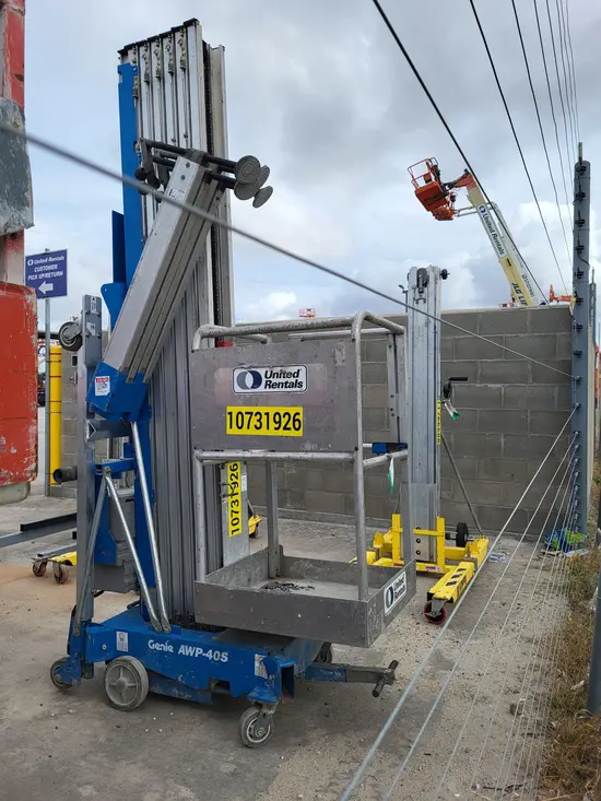 2018 Genie AWP-40SDC Pusharound Lift