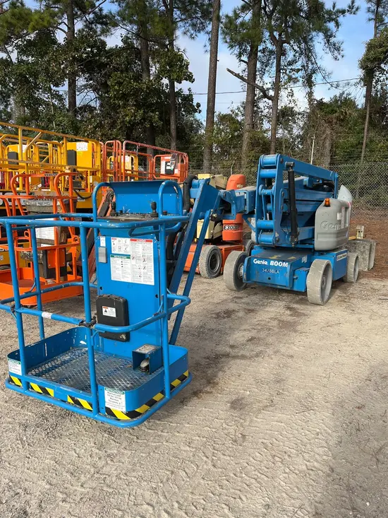 2013 Genie Z-40/23N Articulating Boom Lift