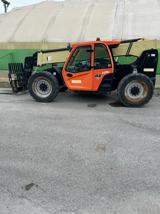 2018 JLG 742 Forklift