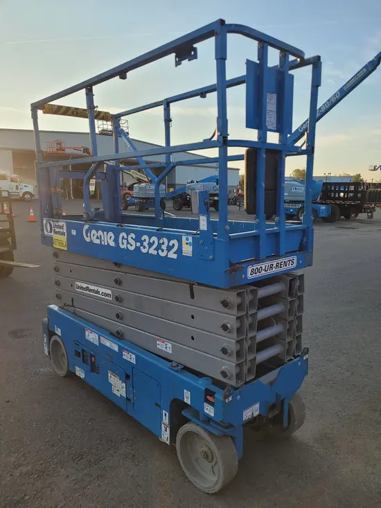 2017 Genie GS-3232 Scissor Lift
