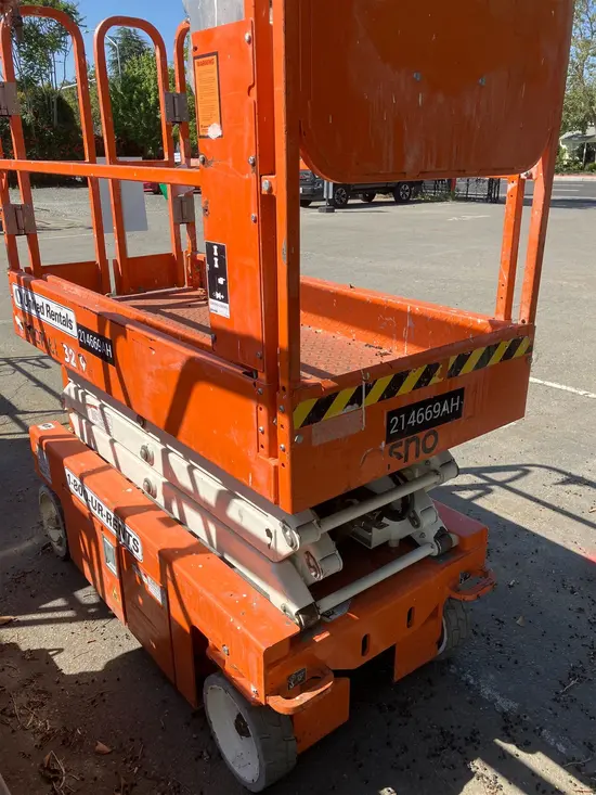 2018 Snorkel S3219E Scissor Lift