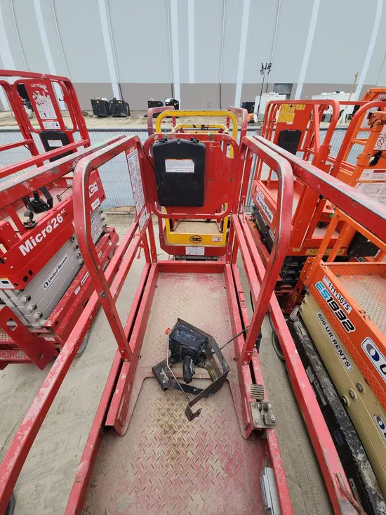 2019 MEC MICRO 19 Scissor Lift