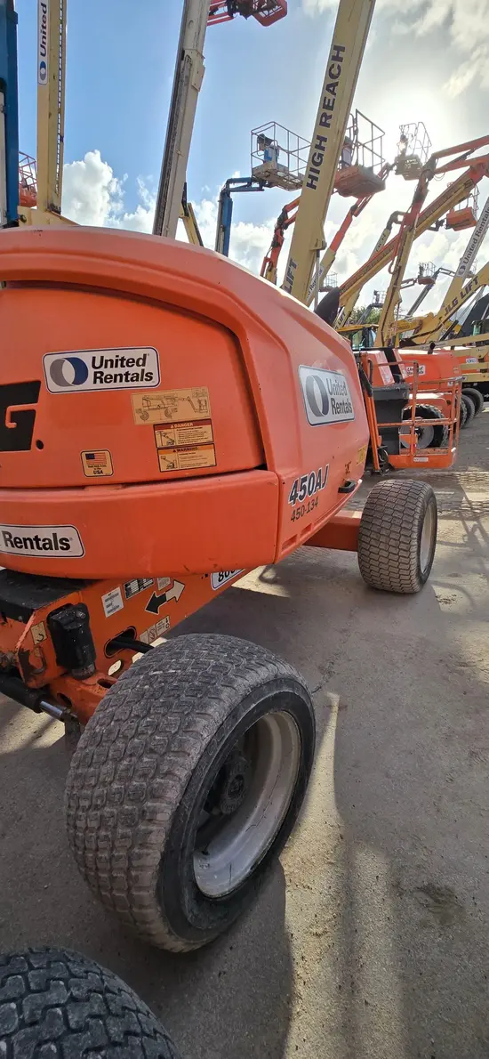 2017 JLG 450AJ Articulating Boom Lift