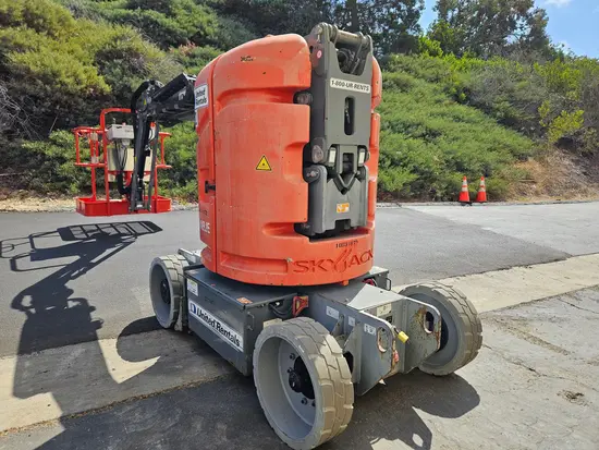 2017 Skyjack SJ30ARJE Articulating Boom Lift