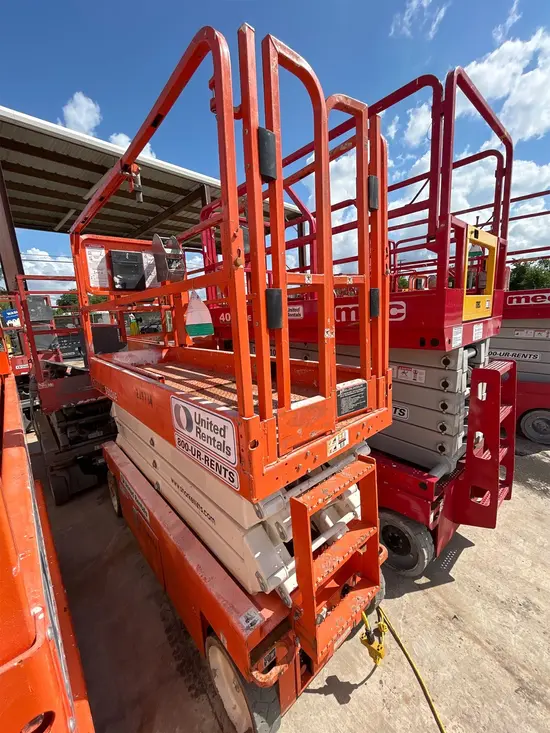 2019 Snorkel S3226E Scissor Lift