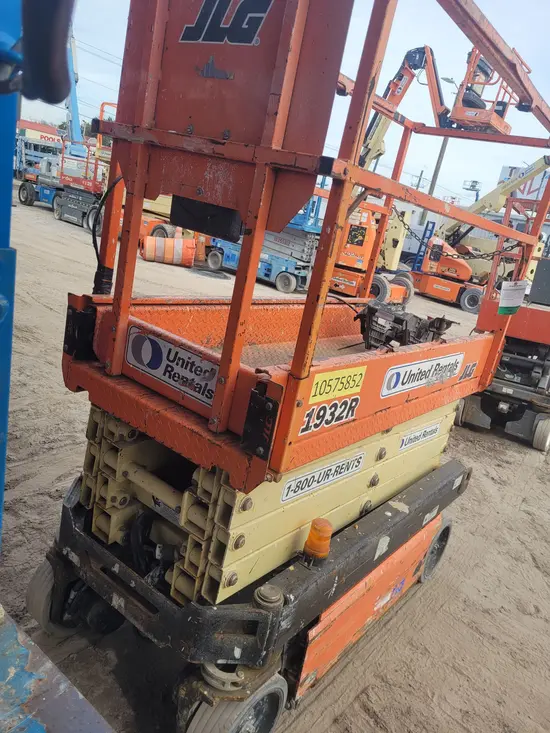 2017 JLG 1932R Scissor Lift
