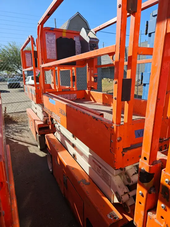 2018 Snorkel S3219E Scissor Lift