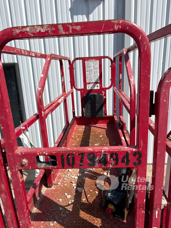 2018 MEC 1930SE Scissor Lift