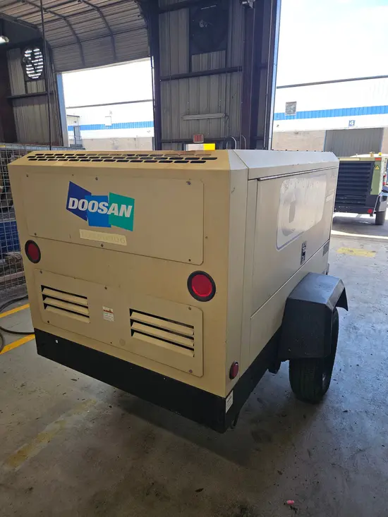 2019 Doosan P425/HP375WCUT4 Air Compressor