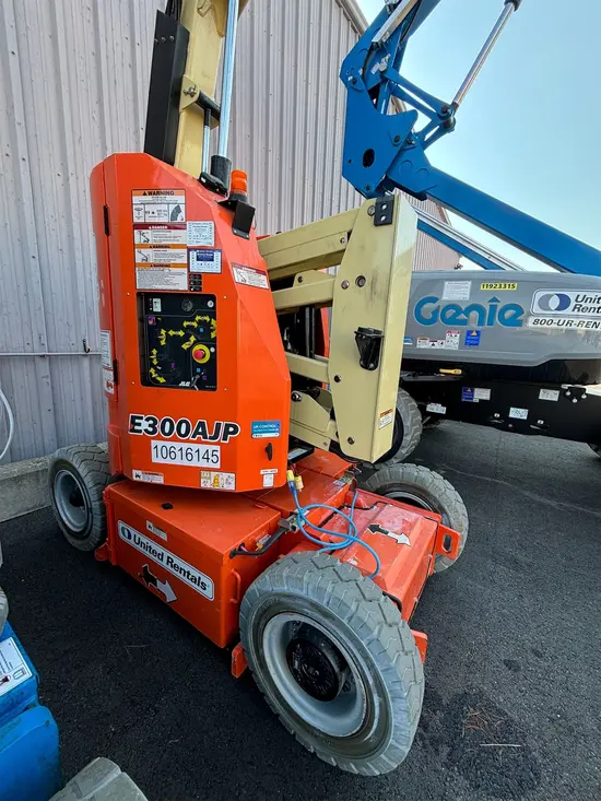 2017 JLG E300AJP Articulating Boom Lift