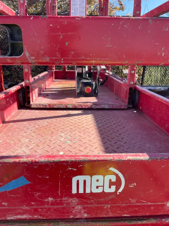 2019 MEC 2632SE Scissor Lift