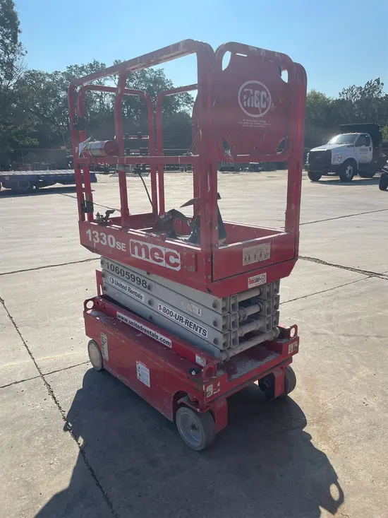 2017 MEC 1330SE Scissor Lift