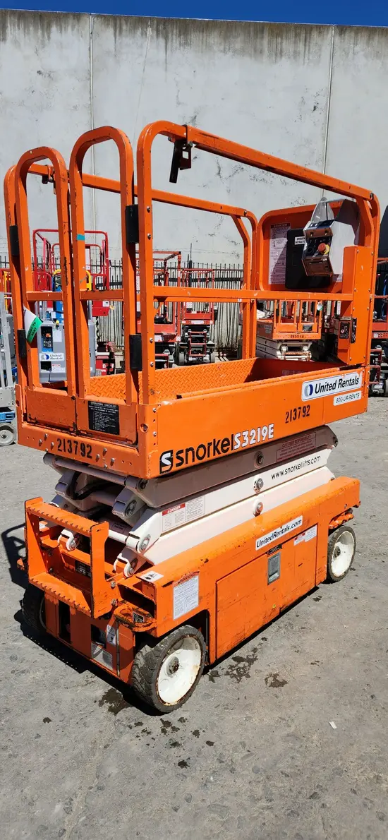 2018 Snorkel S3219E Scissor Lift