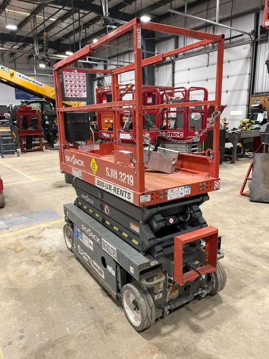 2018 Skyjack SJIII3219 EE Scissor Lift