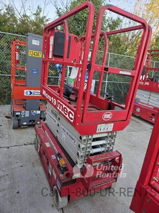 2018 MEC MICRO 19 Scissor Lift