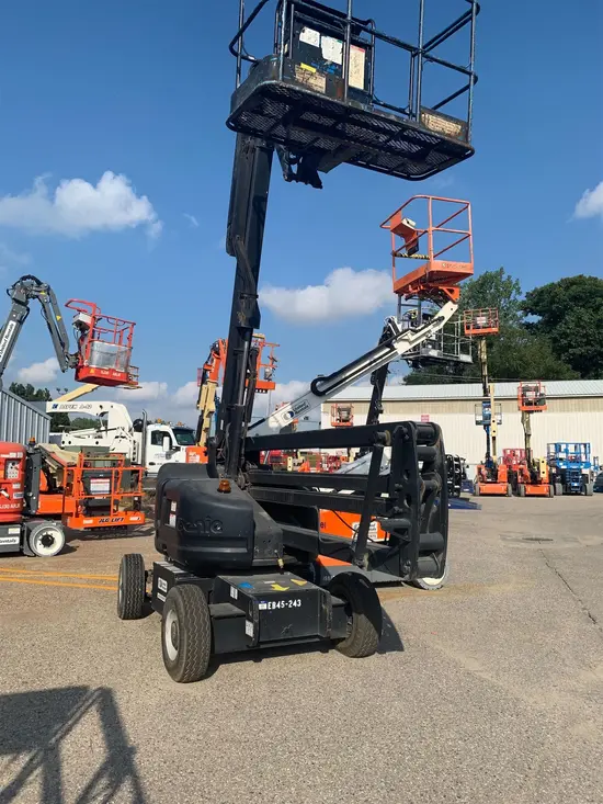 2013 Genie Z-45/25J DC Articulating Boom Lift