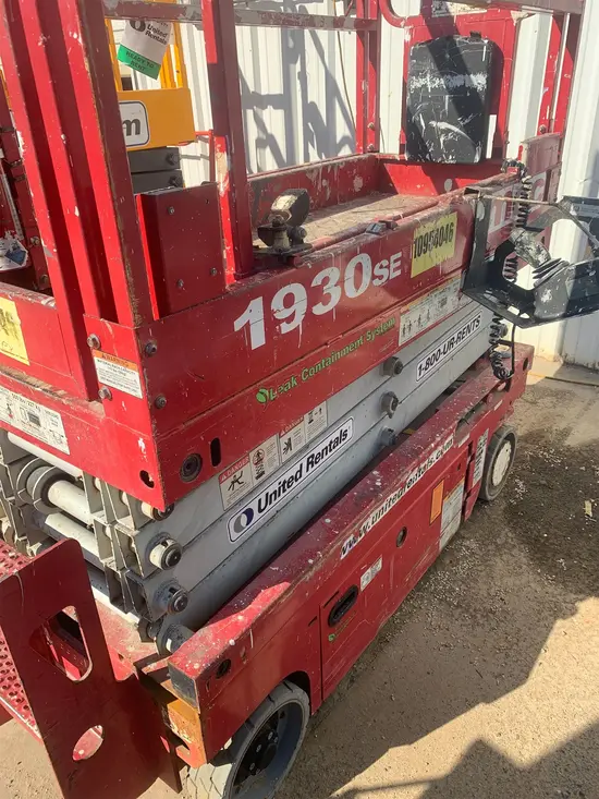 2019 MEC 1930SE Scissor Lift