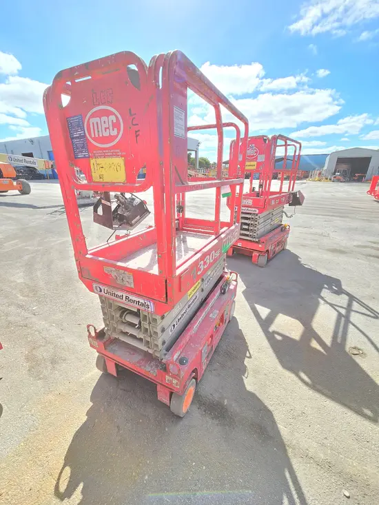 2018 MEC 1330SE Scissor Lift