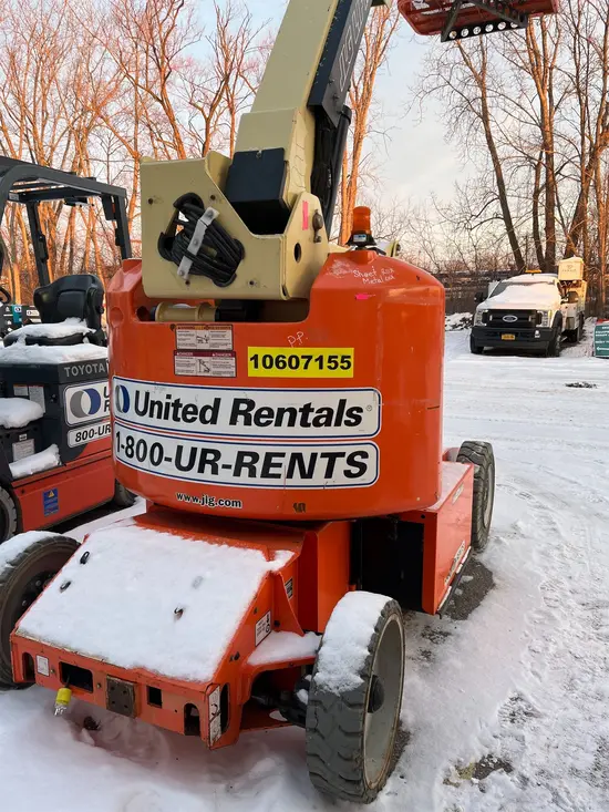 2017 JLG E400AJPN Articulating Boom Lift