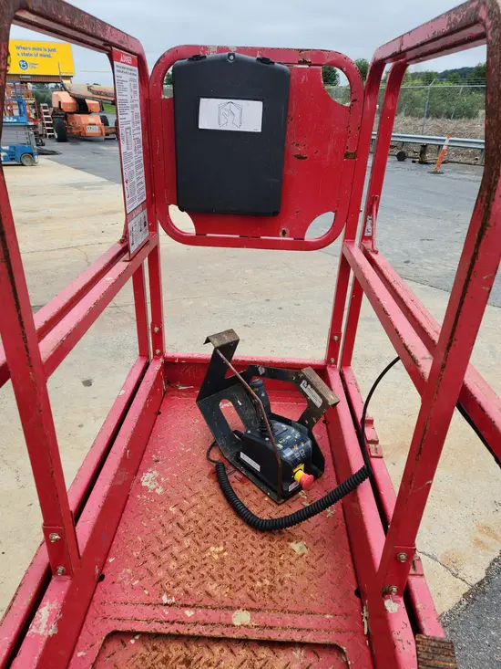 2018 MEC 1330SE Scissor Lift