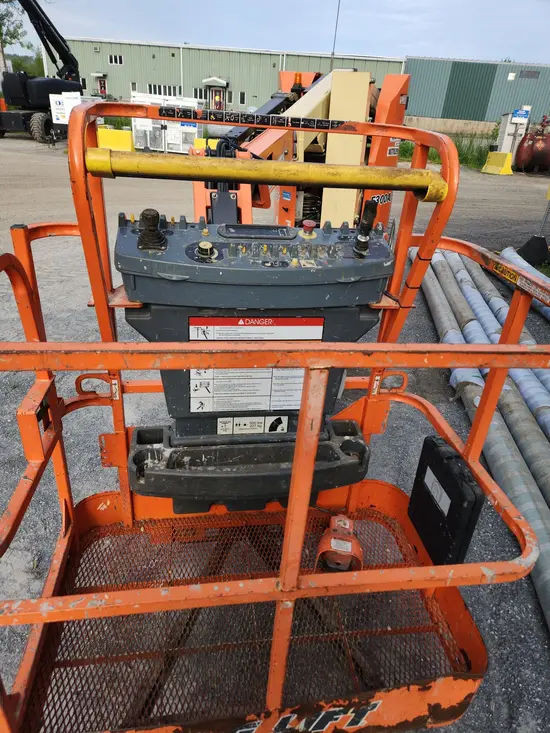 2018 JLG E300AJP Articulating Boom Lift