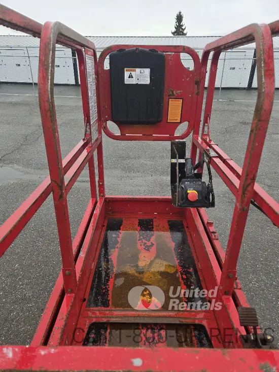 2017 MEC 1330SE Scissor Lift