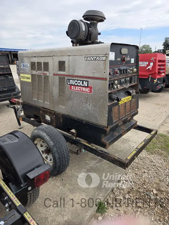2019 Lincoln Electric VANTAGE 549 Welder