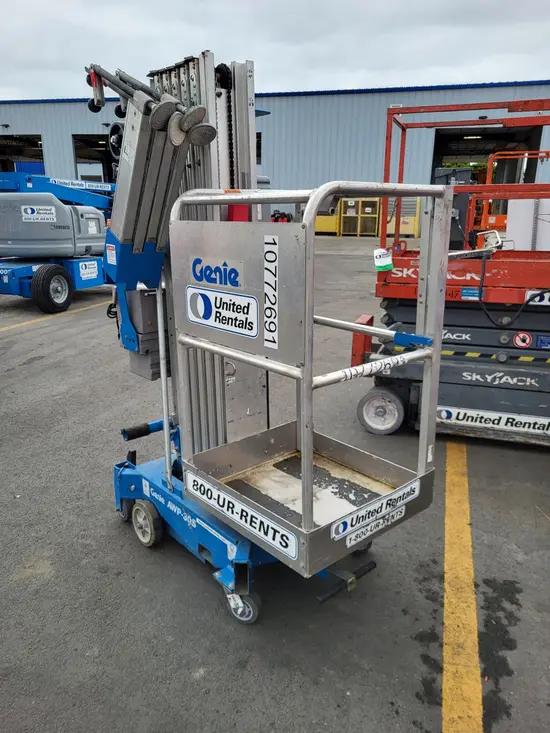 2018 Genie AWP-30SDC Pusharound Lift