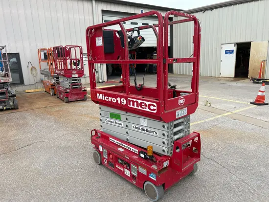 2018 MEC MICRO 19 Scissor Lift