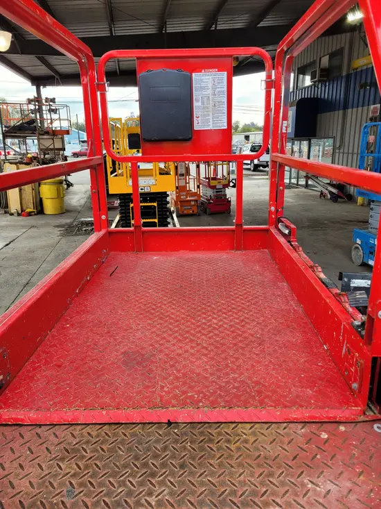 2017 MEC 4046SE Scissor Lift