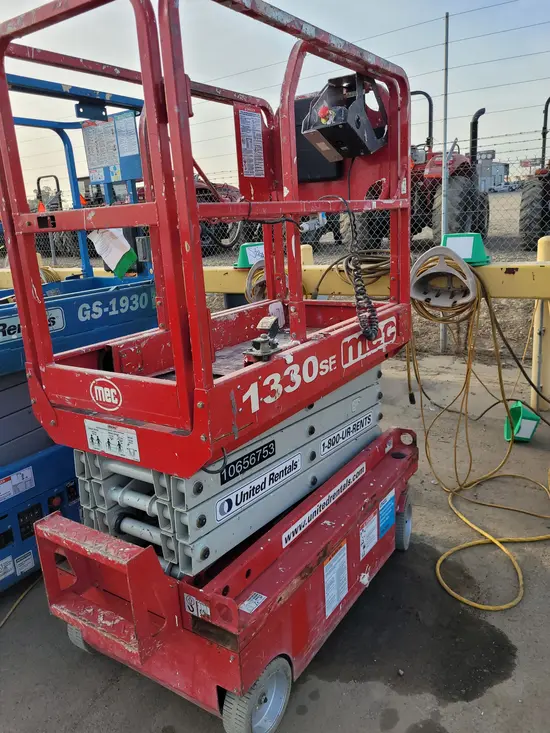 2017 MEC 1330SE Scissor Lift