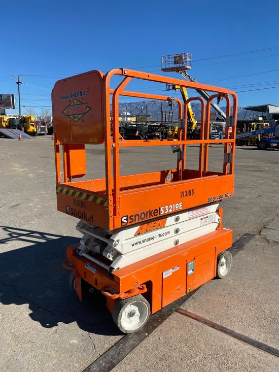 2018 Snorkel S3219E Scissor Lift