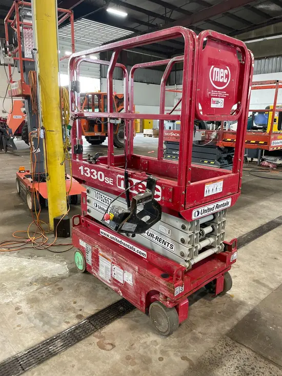 2018 MEC 1330SE Scissor Lift