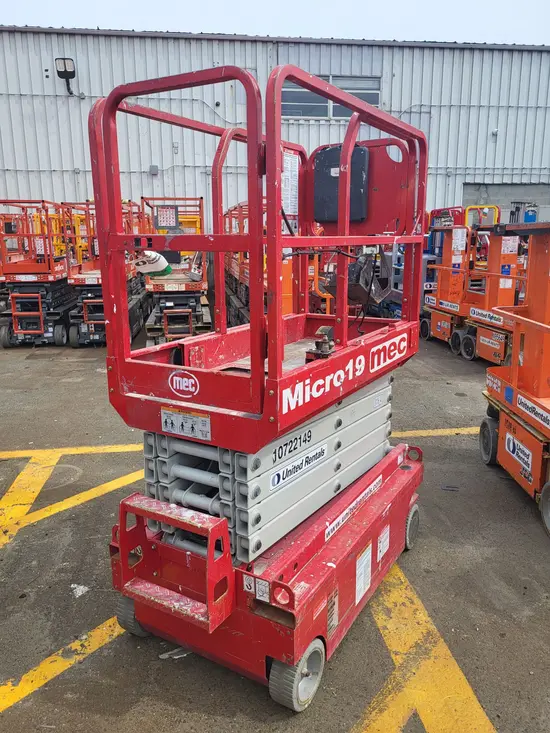 2018 MEC MICRO 19 Scissor Lift