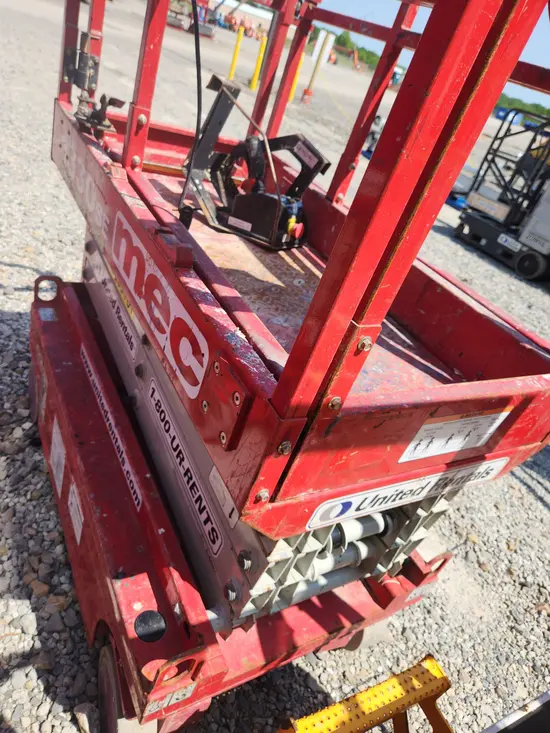 2019 MEC 1330SE Scissor Lift