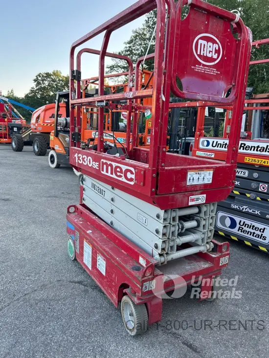 2017 MEC 1330SE Scissor Lift