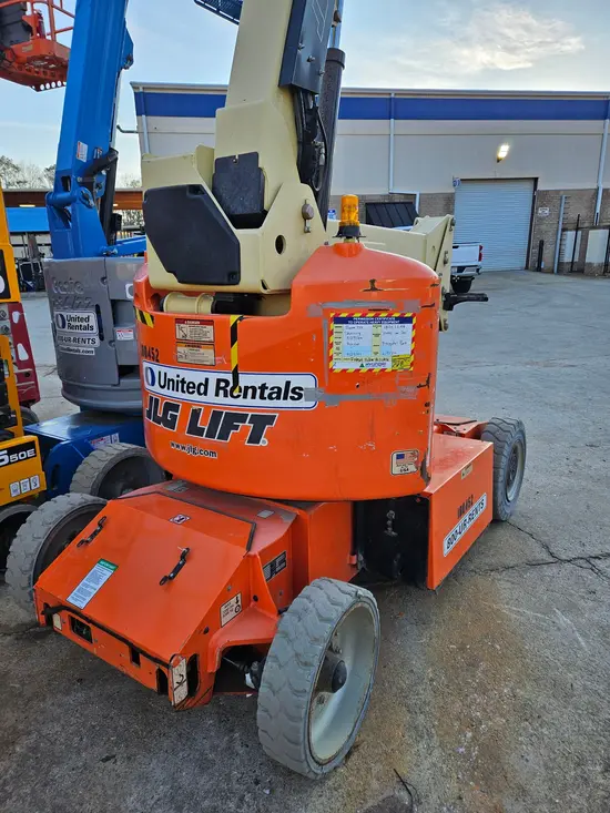2016 JLG E400AJPN Articulating Boom Lift