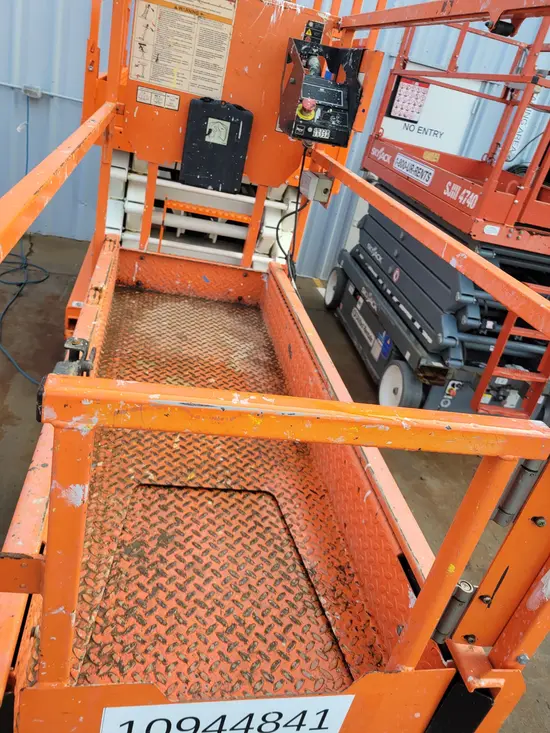 2019 JLG 1932R Scissor Lift