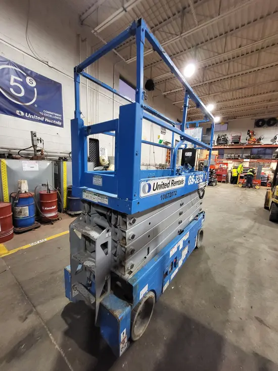 2017 Genie GS-3232 Scissor Lift