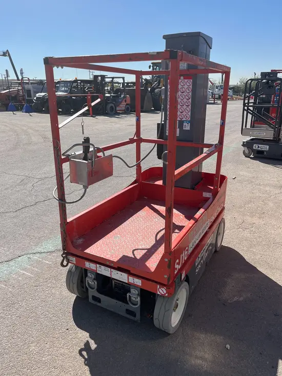 2017 Skyjack SJ16 Self-Propelled One-Person Lift