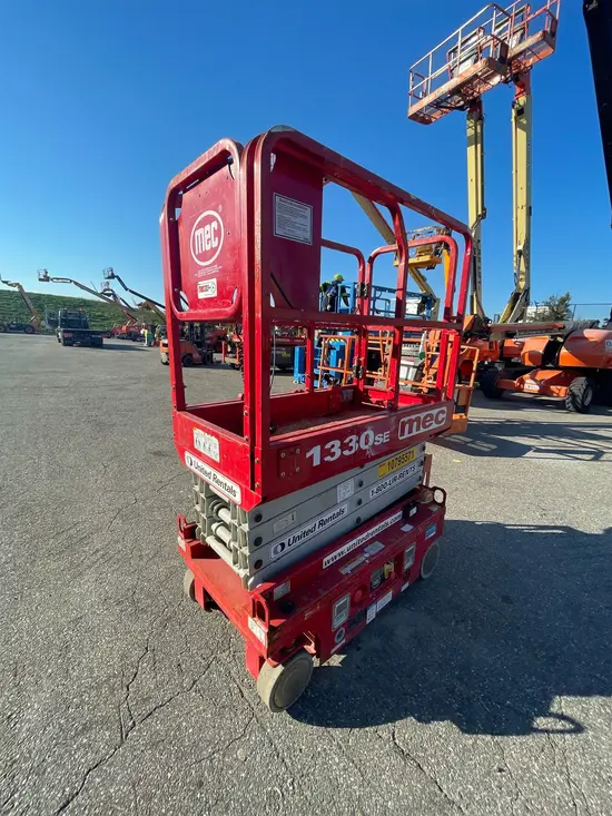 2018 MEC 1330SE Scissor Lift