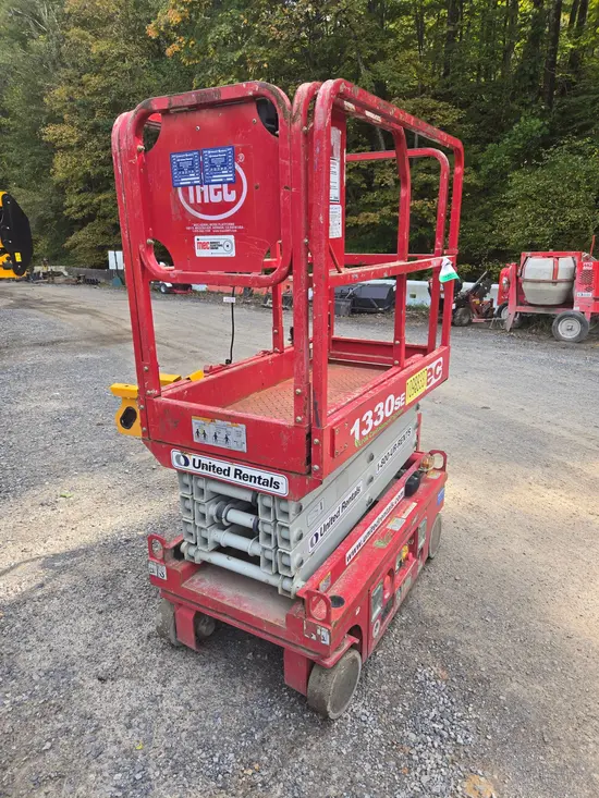 2019 MEC 1330SE Scissor Lift